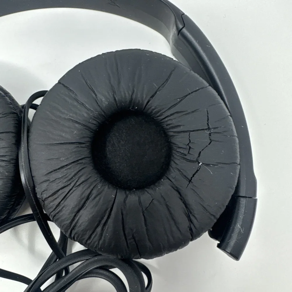 Sony Foldable Over Ear Headphones 108-0075 Walkman Music Black FREE S/H